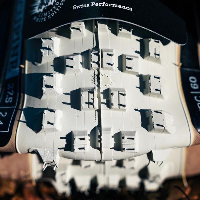 Keď sa pozrieš na detaily, spoznáš, čo robí rozdiel. ⚪🦔 Biele plášte ONZA Porcupine nie sú len komponentom – sú prejavom...